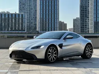 ASTON MARTIN V8 VANTAGE 2021