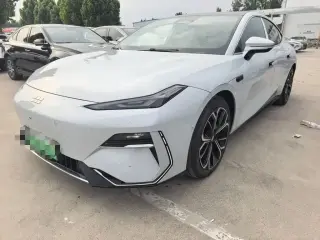 GEELY GALAXY GALAXY E8 2025