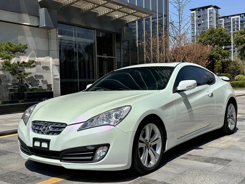 Hyundai Genesis Coupe 2012 — фото 1