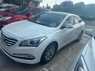 HYUNDAI MISTRA 2015