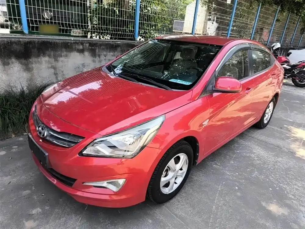 Hyundai Verna 2015 — фото 1