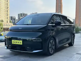 LEVC L380 2024