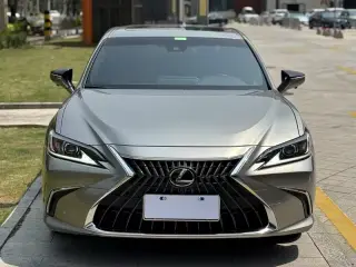 Lexus ES 2022