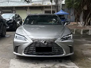 Lexus ES 2026