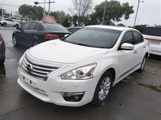 NISSAN TEANA 2015