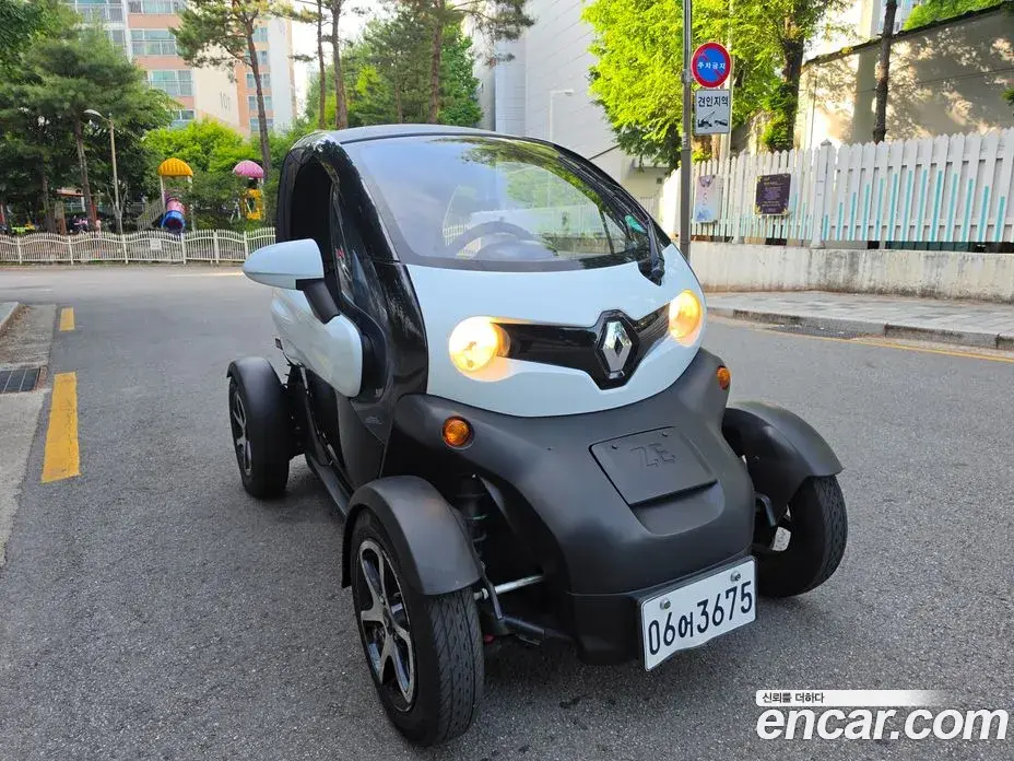 Renault Twizy 2017 — фото 1
