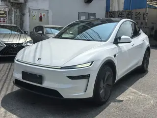 TESLA MODEL Y 2026