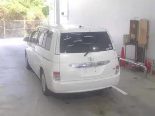 TOYOTA ISIS 2016