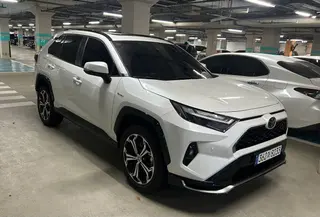 TOYOTA RAV4 2025