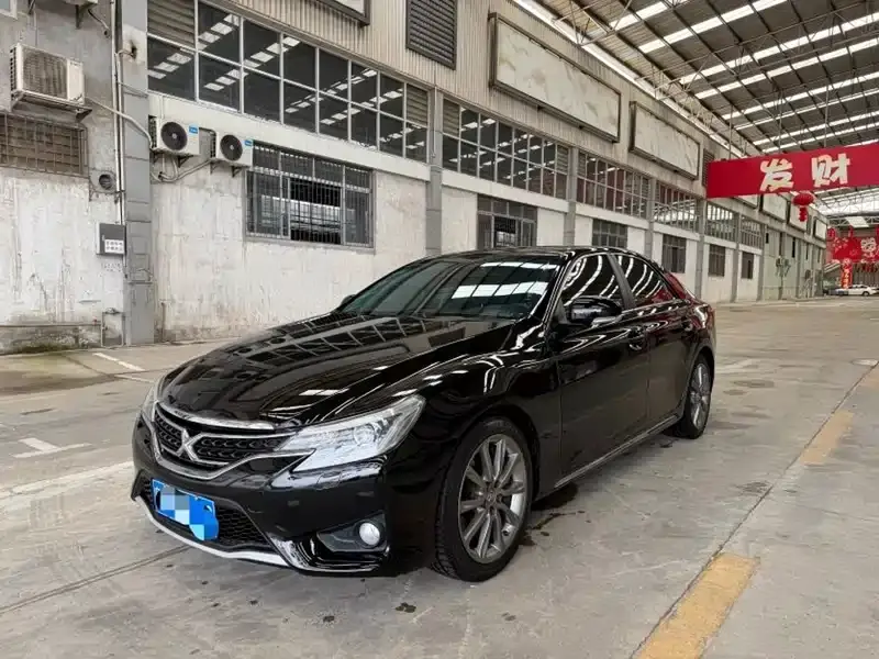 Toyota Reiz 2015 — фото 1