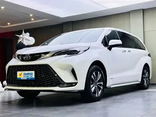 TOYOTA SIENNA 2024