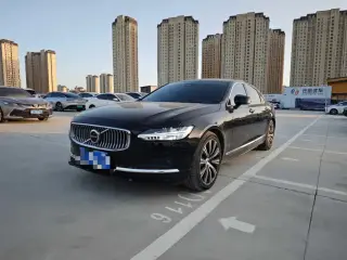 VOLVO S90 2023