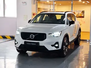 VOLVO XC40 2026