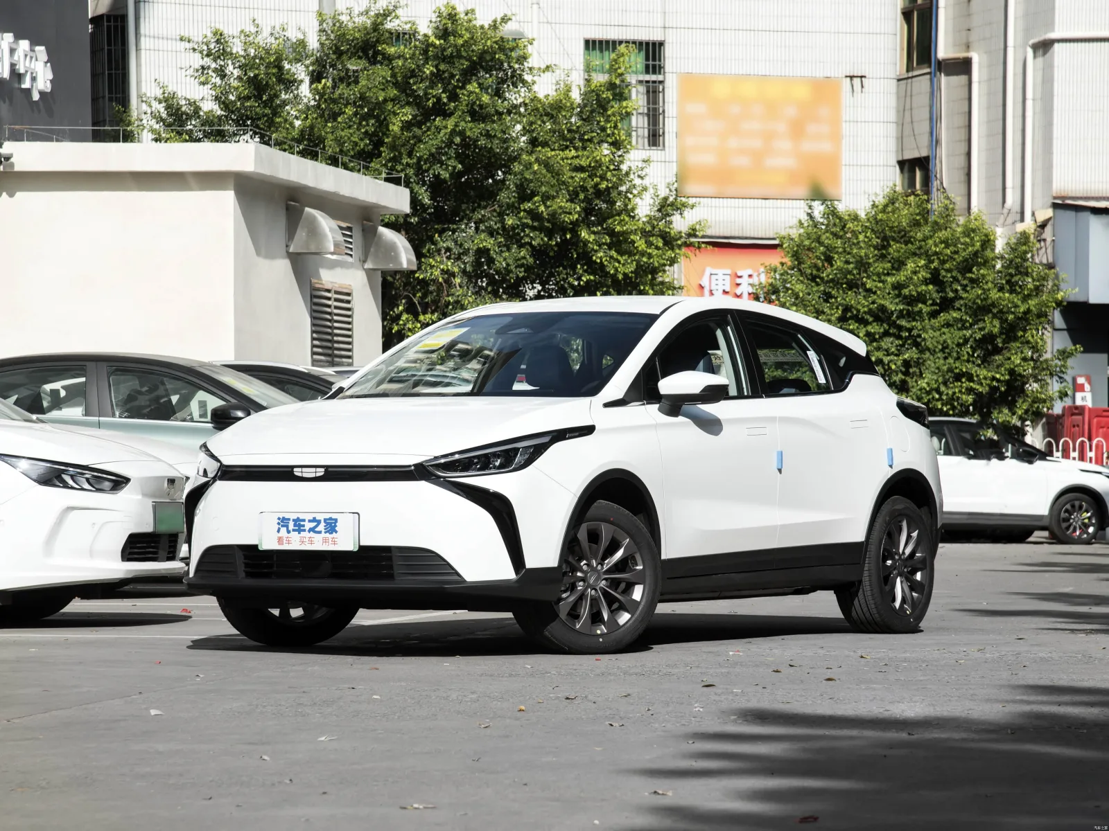 Geely Geometry M6