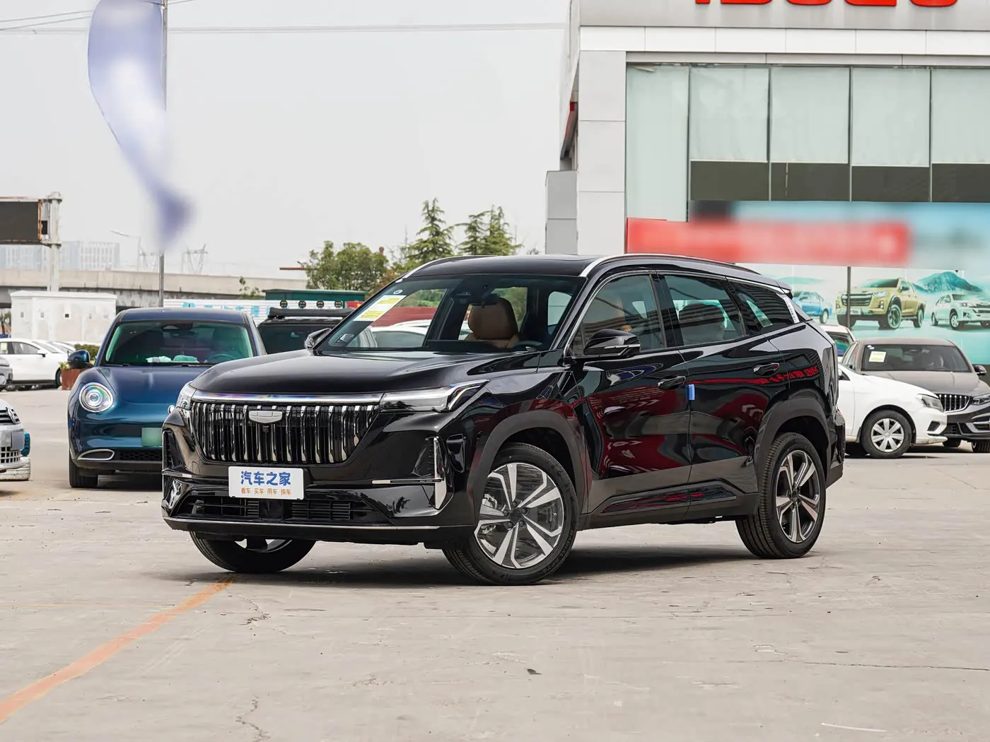 Новый Geely Atlas 2025 из Китая